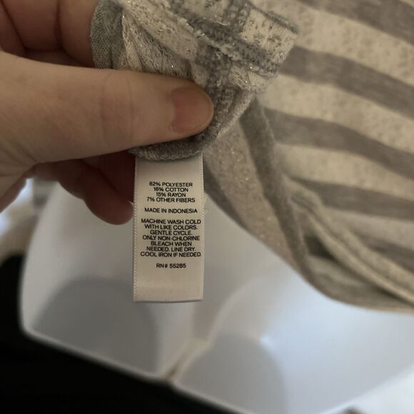 EXPRESS Women's Grey Shimmer Stripe L/S Scoop Neck Top Blouse Small M Fitted - Picture 7 of 7